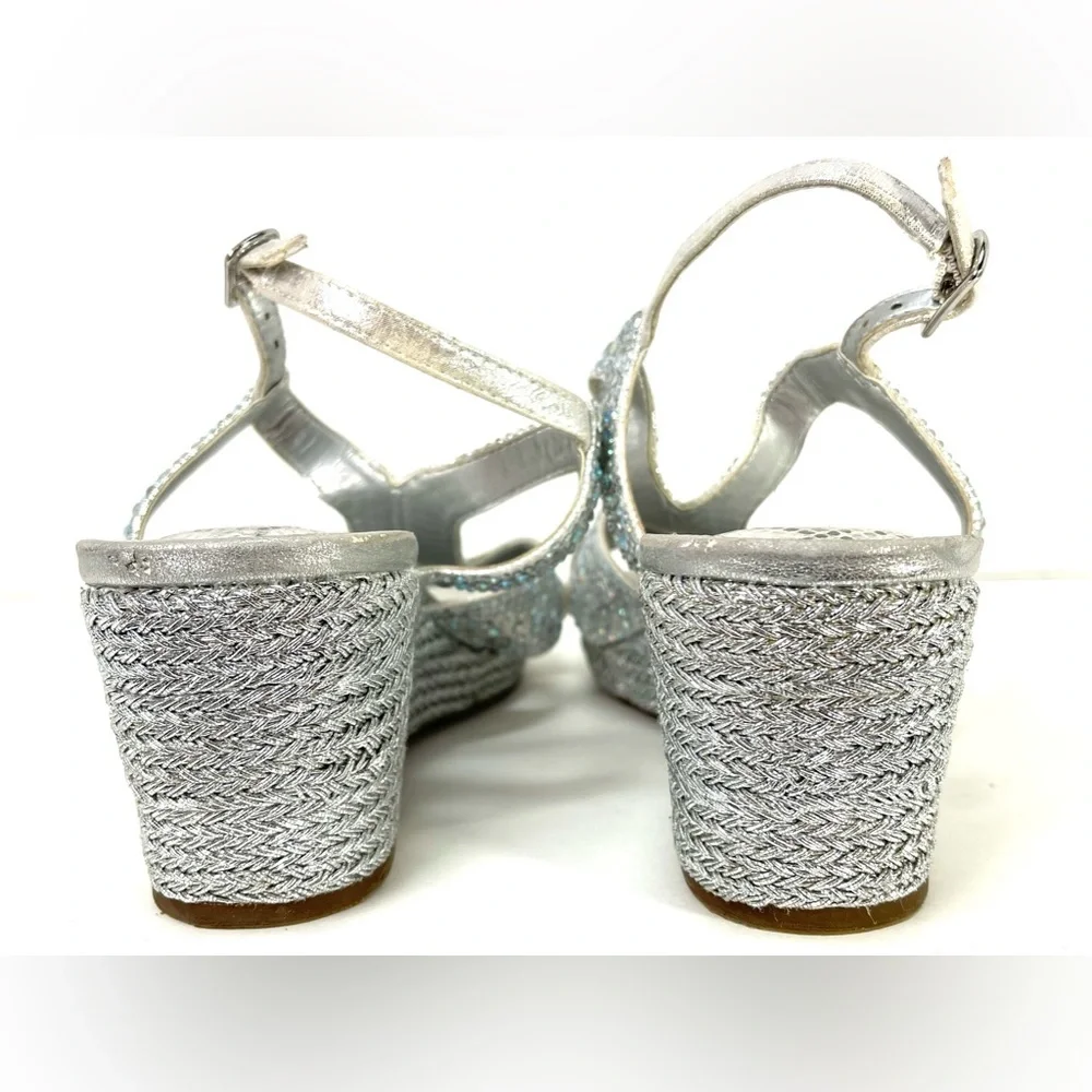 Gianni Bini GB Girls Silver Jeweled‎ Sandals Size 4M